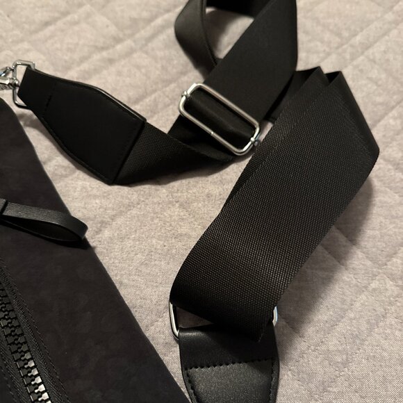 Iris Mini Best Version Crossbody Bag #8062 By Iris & Rainbow NWOT Black Panther - Picture 6 of 6